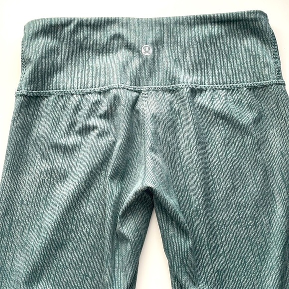 Lululemon leggings- Full length Size 4 - Picture 6 of 9